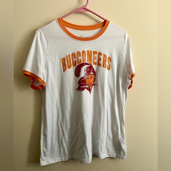 Buccaneers Rewind Ringer Women’s Tee - Picture 2 of 11